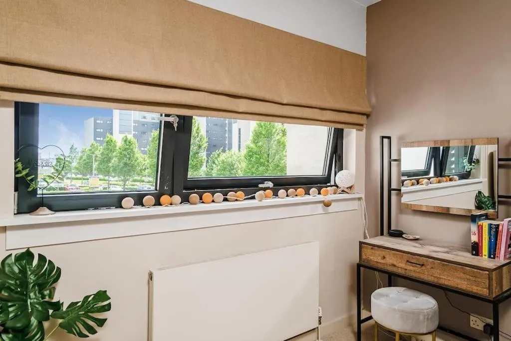 Image 4 of Luxury Huge Modern Open Plan 2Bedroom Flat – Free Private Parking & Balcony located at the OVO Hydro and SEC Centre