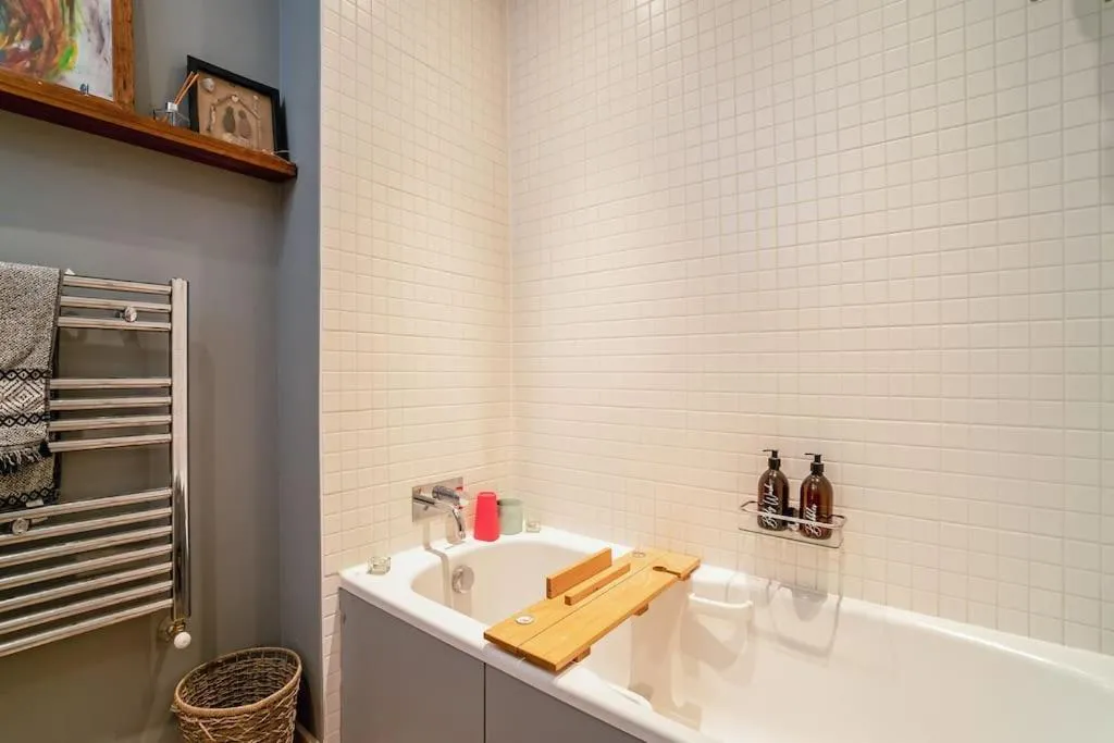 Image 5 of Luxury Huge Modern Open Plan 2Bedroom Flat – Free Private Parking & Balcony located at the OVO Hydro and SEC Centre