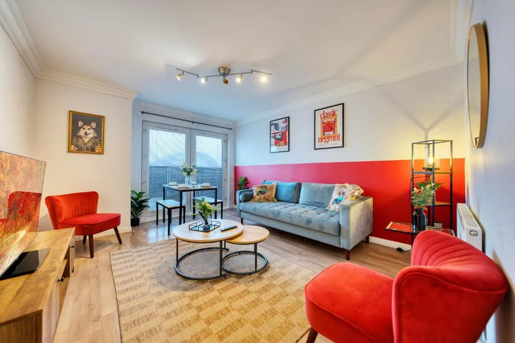 Image of Modern 2 Bed Flat with Free Parking