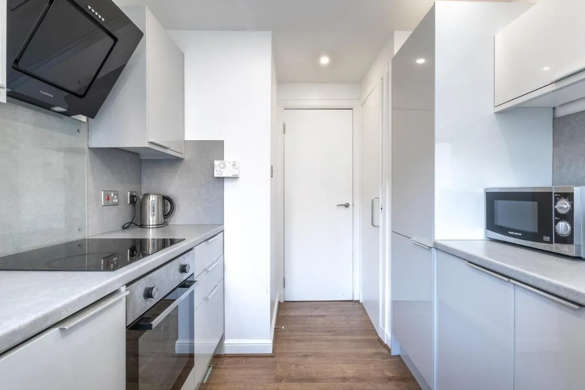 Image 4 of ** Modern Merchant City 1 BED Apartment with Free Parking **