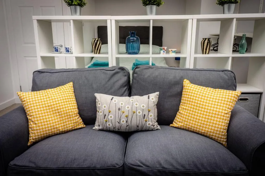 Image 2 of Modern bright studio apartment in south Glasgow