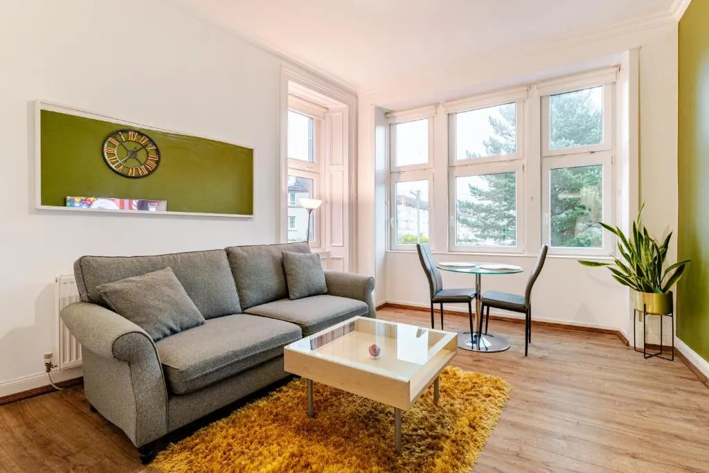 Image of Newly Furnished Flat 4 Minutes Walk To Metro