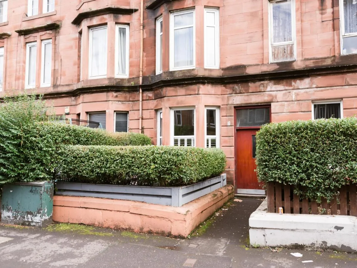 Image 2 of PER7-FM · Nice 1 Bed Ground Floor Flat, near Cessnock Subway