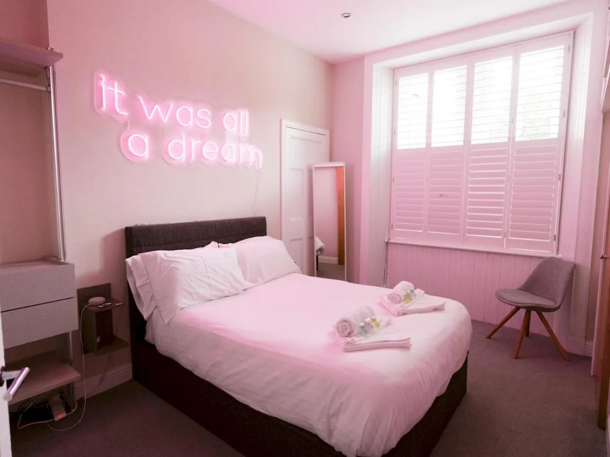 Image 4 of Pass the Keys PER7 FM Nice 1 Bed Ground Floor Flat near Cessnock Subway