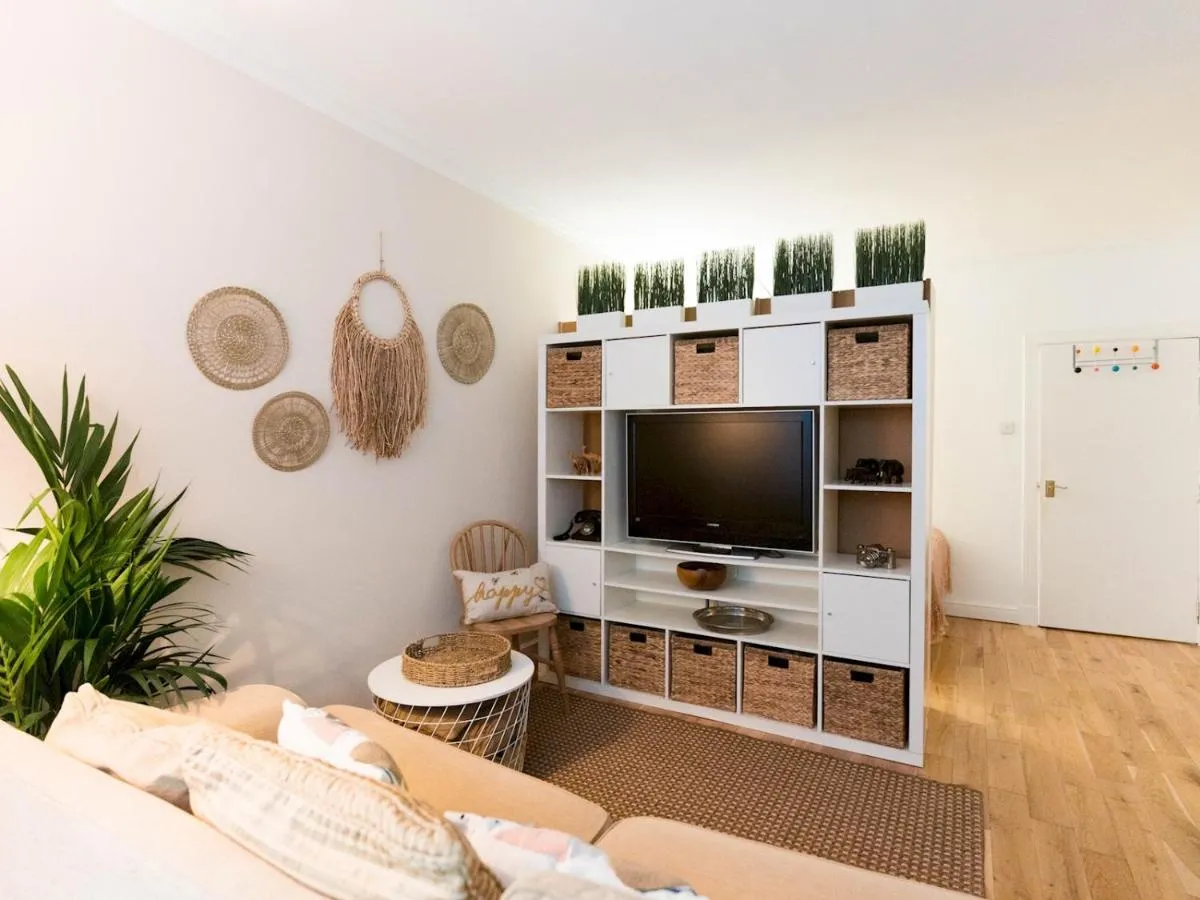 Image 4 of Pass the Keys West End Studio Kelvingrove Park Museum