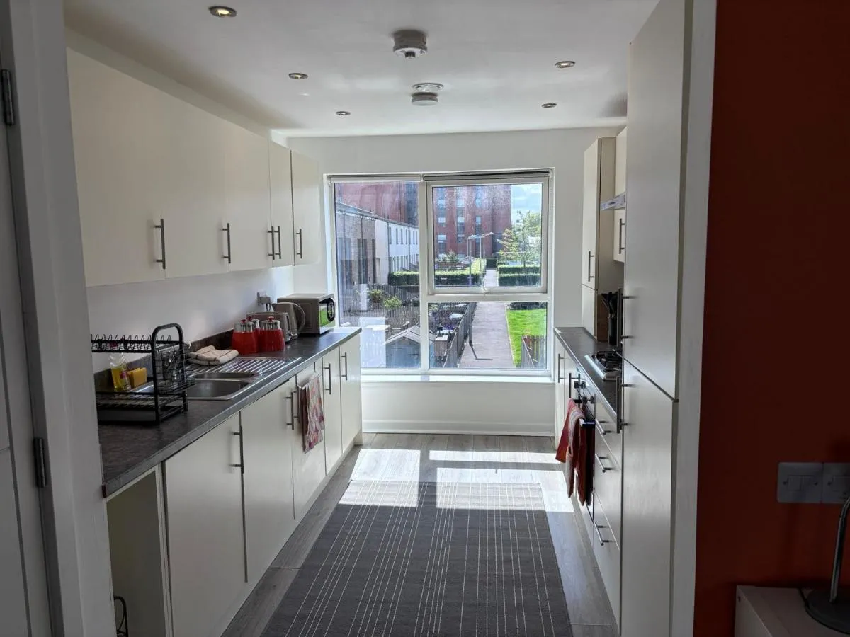 Image 2 of Radiant Homes Central Glasgow 2 Bedrooms 2 Bathrooms Free Parking