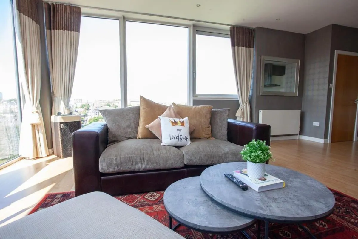 Image 2 of Riverside Flat with Stunning Views