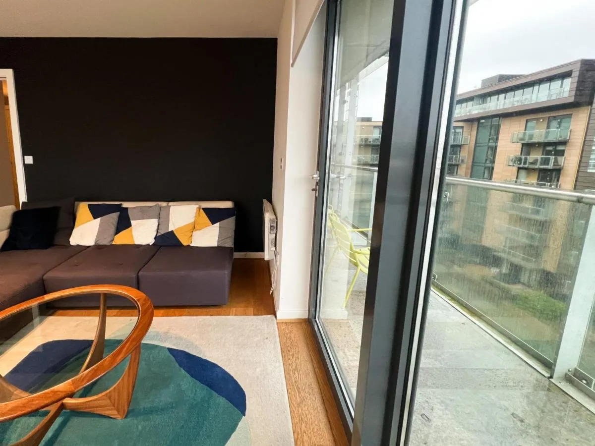 Image 3 of Riverside Retreat with Spectacular Views Glasgow