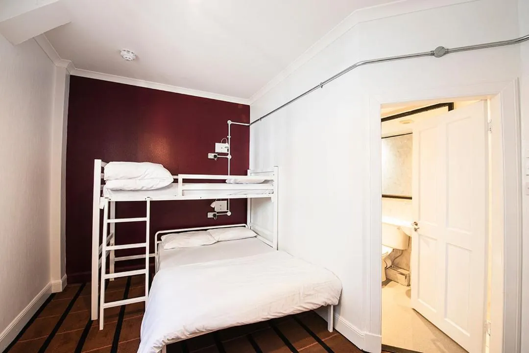 Image 2 of Safestay Glasgow Charing Cross