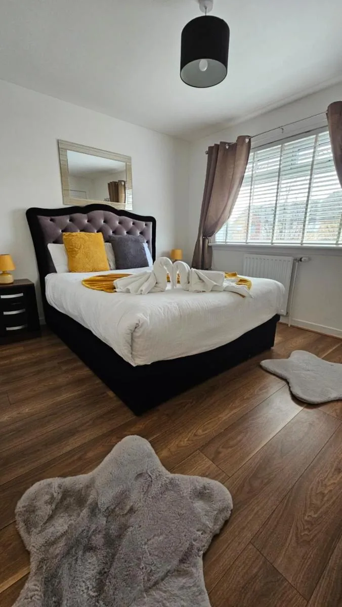 Image 3 of Silverburn new house with free parking and nice garden