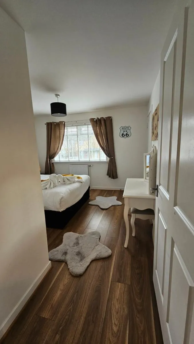 Image 1 of Silverburn new house with free parking and nice garden