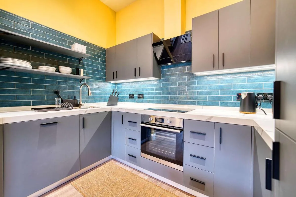 Image 2 of Spacious Central Station 2 Bed Apartment B3