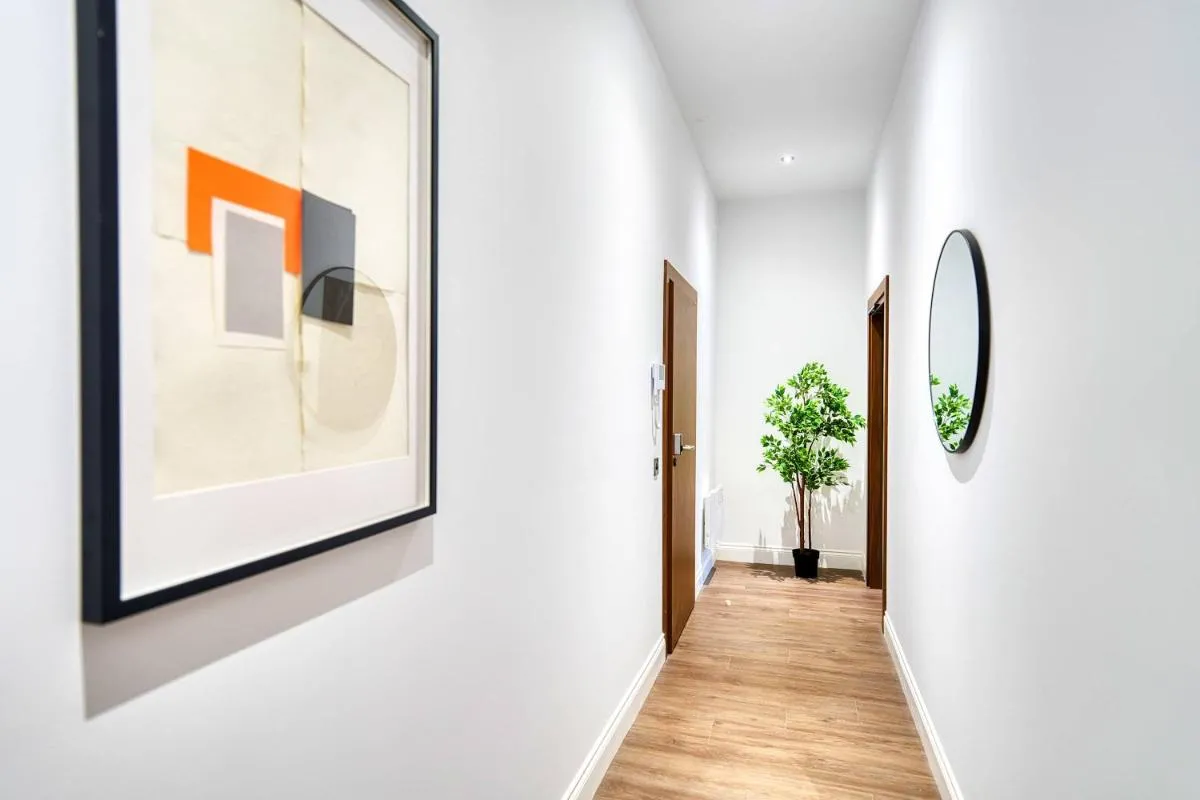 Image 3 of Spacious Central Station 2 Bed Apartment B3