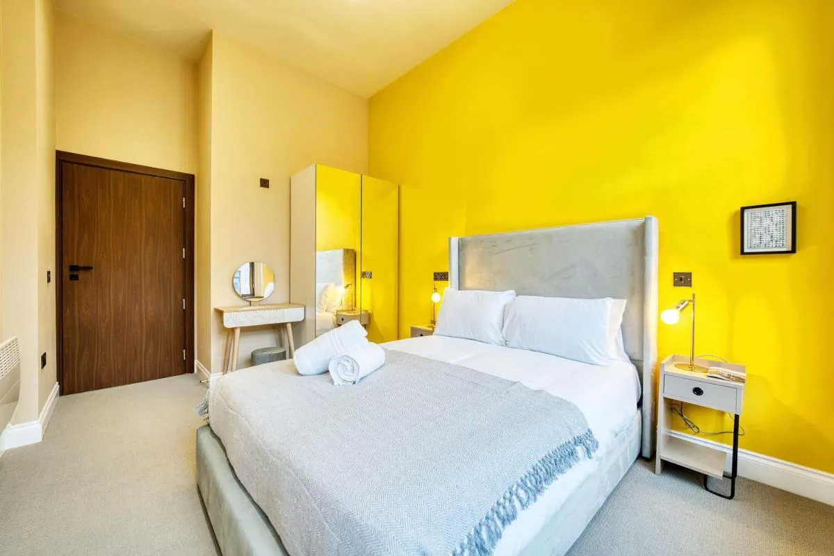 Image 4 of Spacious Central Station 2 Bed Apartment B3