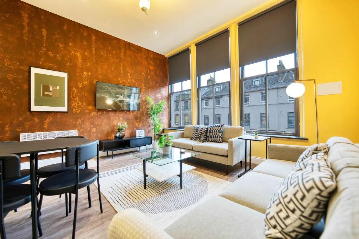 Image 1 of Spacious Central Station 2 Bed Apartment B3