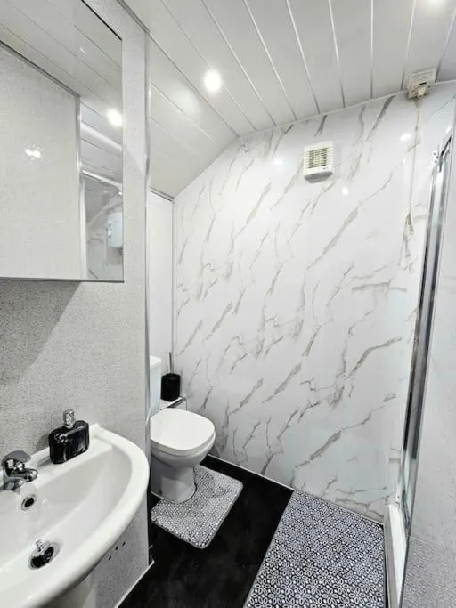 Image 6 of Spacious Haven with Free Parking