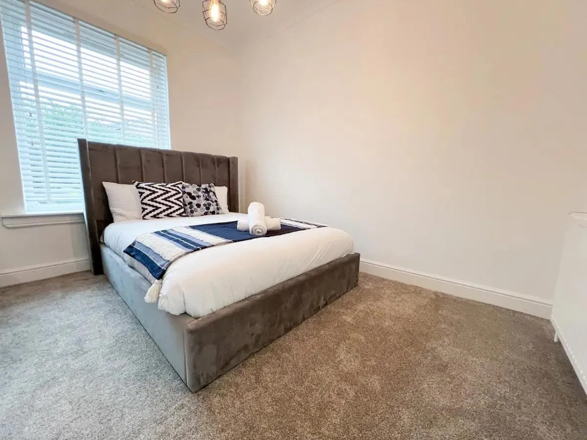 Image 6 of Spectacular Modern Glasgow Home Luxury King Bed