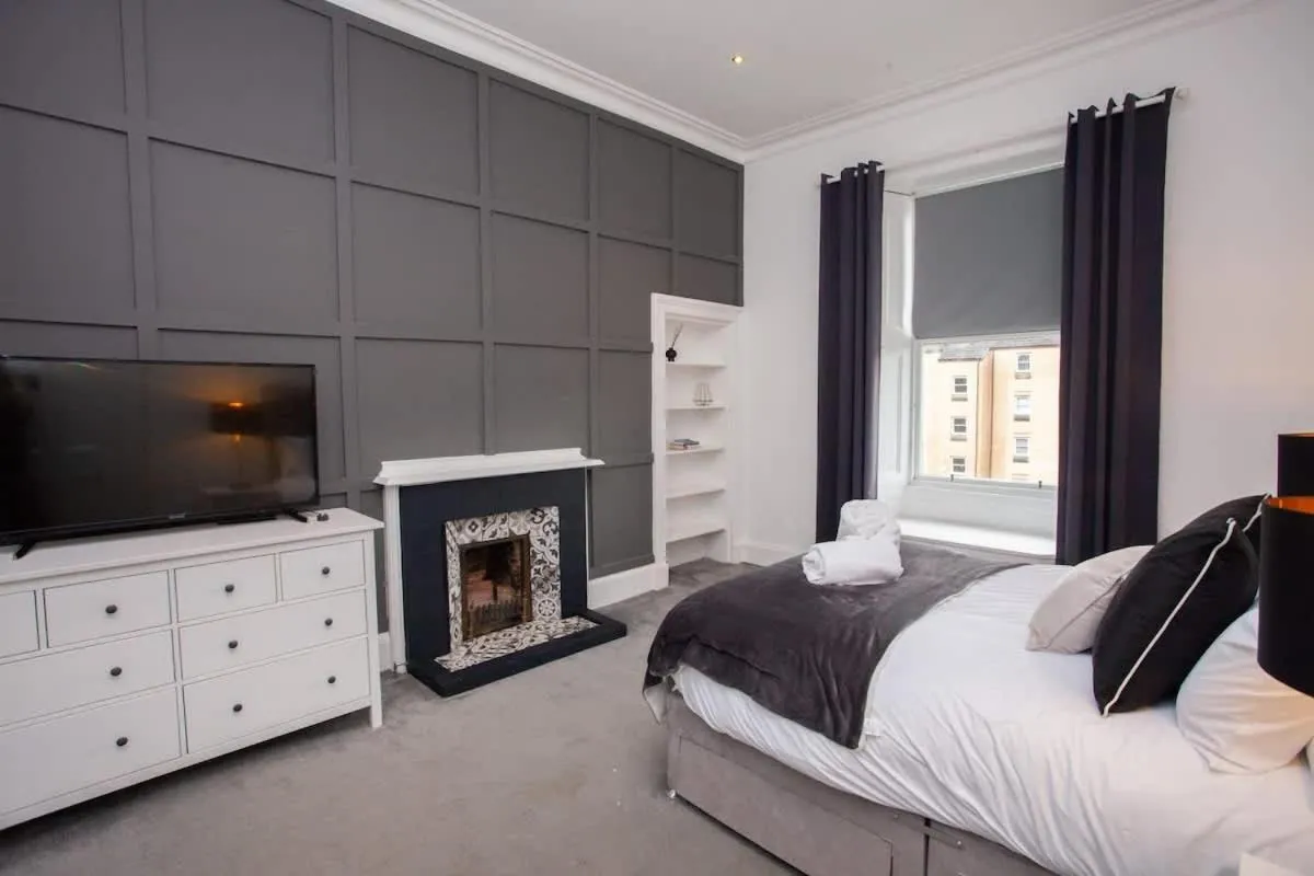 Image 2 of Stunning 2 Bed in Ideal Location