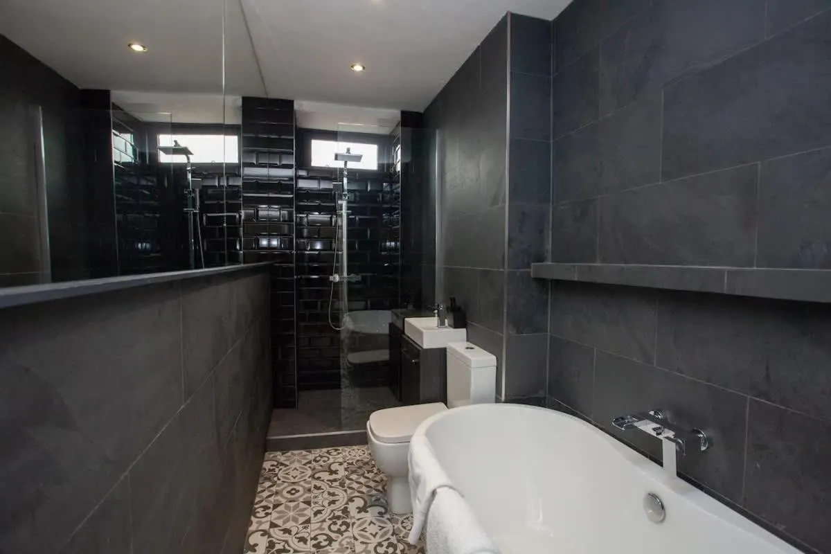 Image 5 of Stunning 2 Bed in Ideal Location