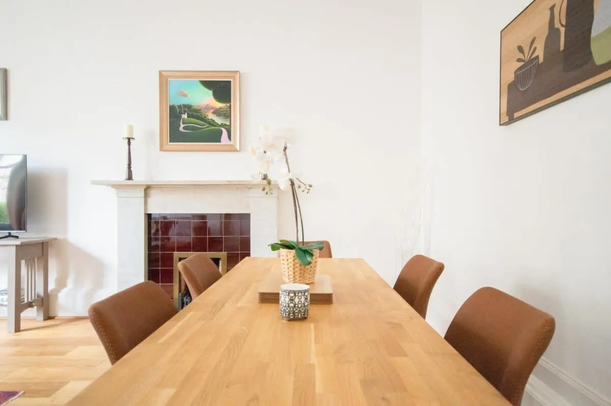 Image 1 of Stunning 3 Bed Flat in the Heart of the West End