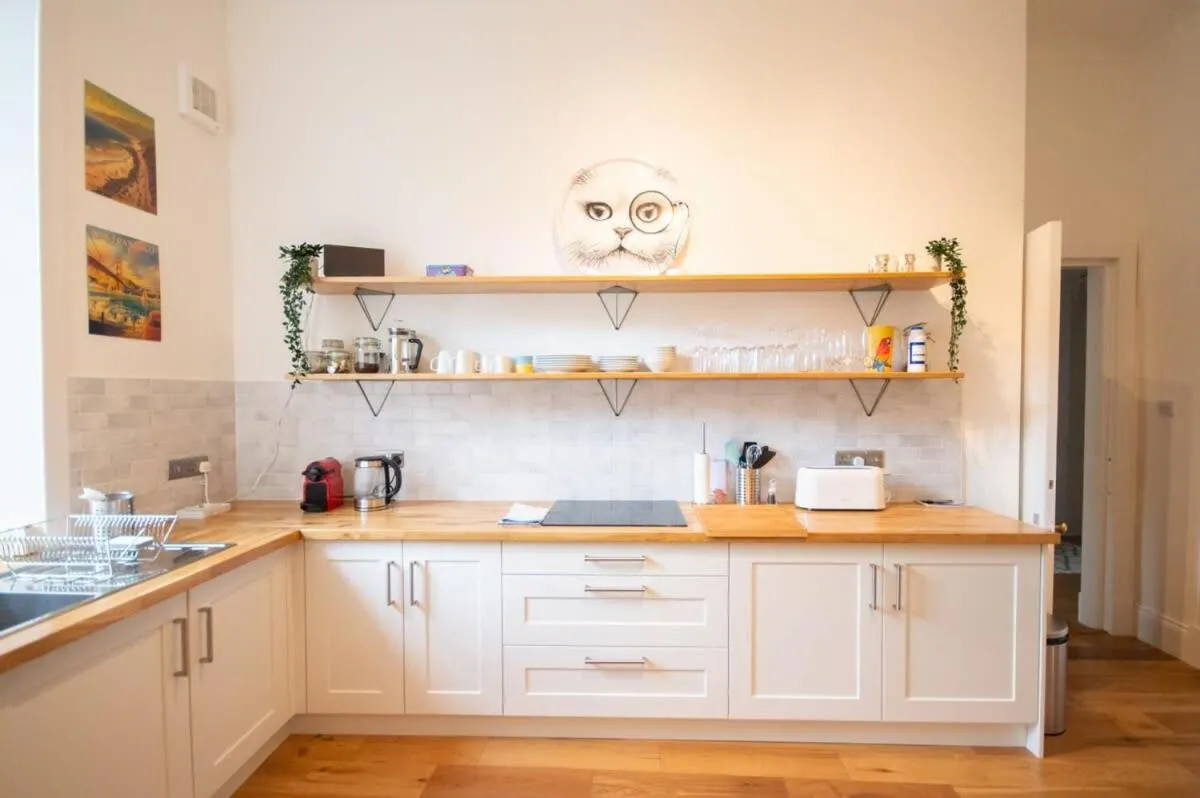 Image 6 of Stunning 3 Bed Flat in the Heart of the West End