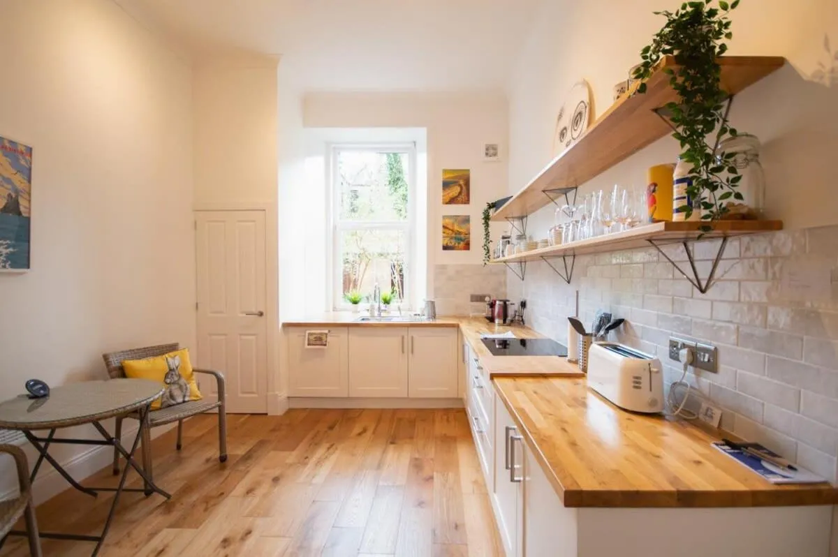 Image 5 of Stunning 3 Bed Flat in the Heart of the West End