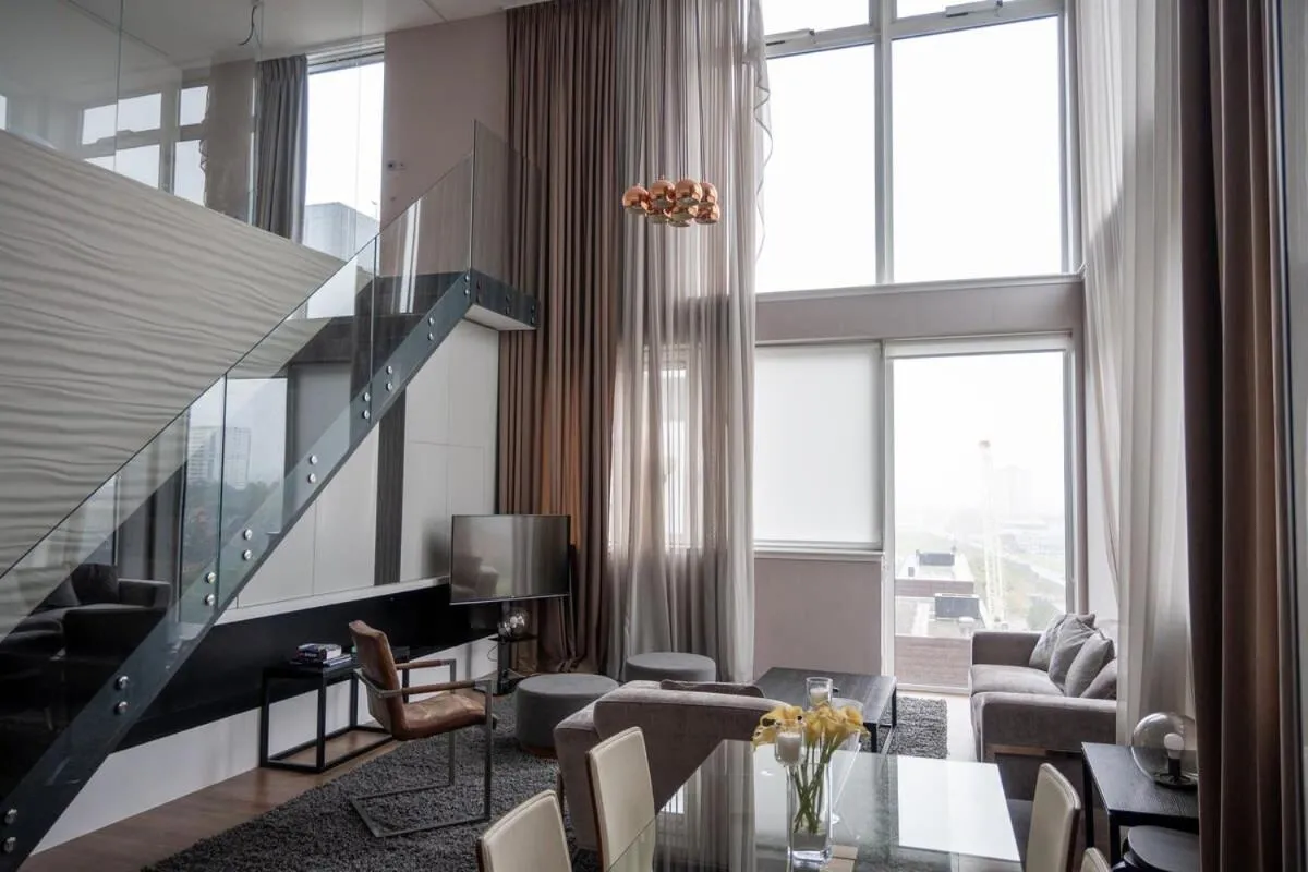 Image 2 of Stunning 3 Bed Penthouse in West End