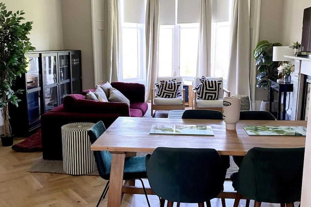 Image 2 of Stunning 3 bedroom Victorian home near Pollok country park