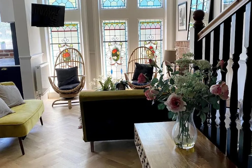 Image 3 of Stunning 3 bedroom Victorian home near Pollok country park