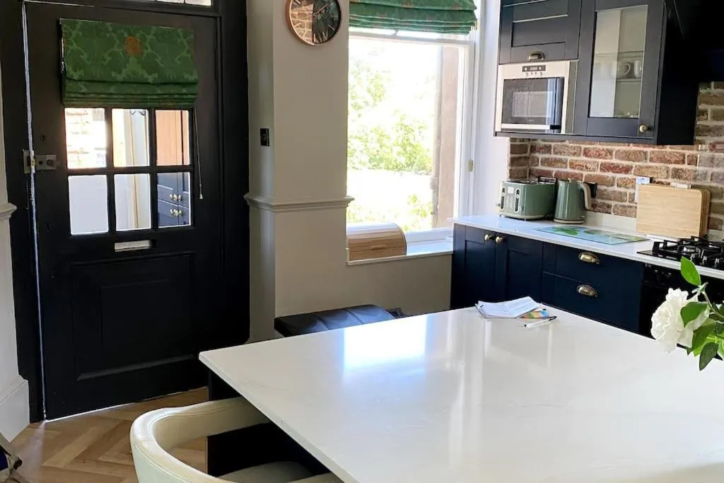 Image 5 of Stunning 3 bedroom Victorian home near Pollok country park