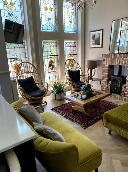 Image 6 of Stunning 3 bedroom Victorian home near Pollok country park