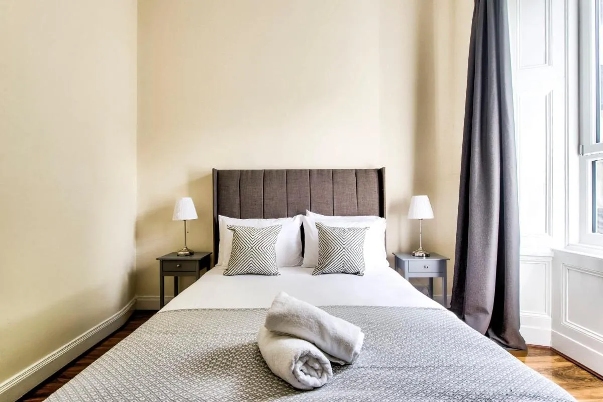 Image 5 of Stunning 5 bedroom apt, close to city centre, SEC, Hydro and motorway