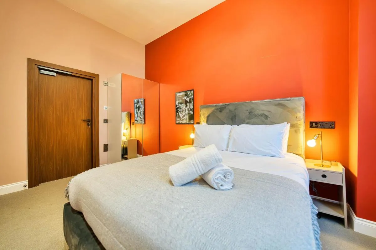 Image 5 of Stunning Central Station 2 Bed Apartment B4