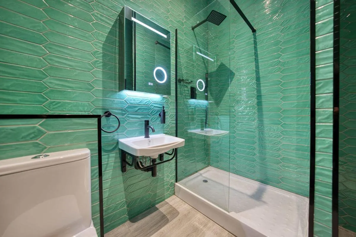 Image 6 of Stunning Central Station 2 Bed Apartment B4