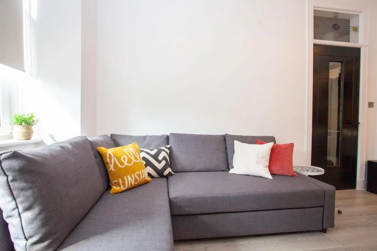 Image 6 of Stunning Flat in West End Location