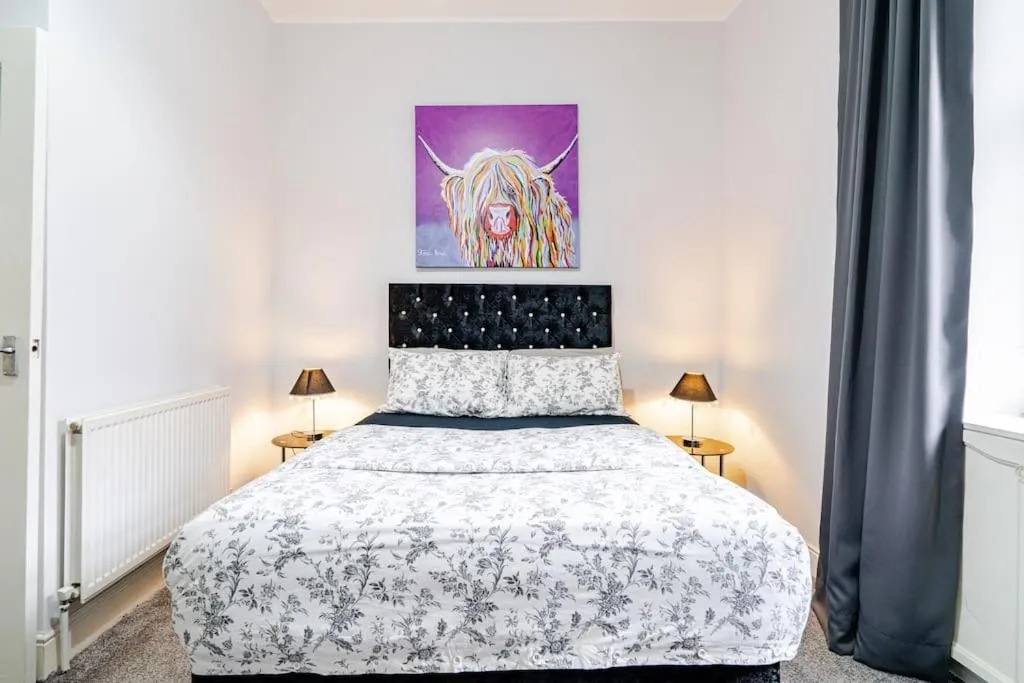 Image 3 of Stunning Ground Floor flat in Southside.