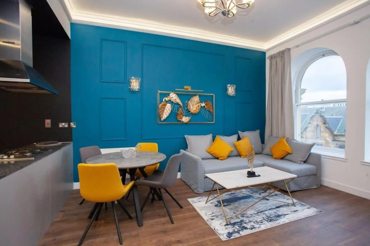 Image 1 of Stunning One bed with parking in City Centre