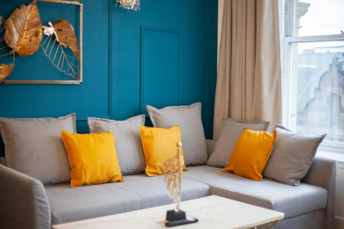 Image 3 of Stunning One bed with parking in City Centre