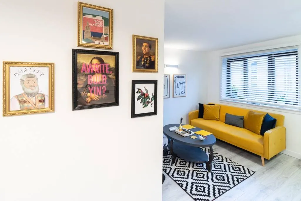 Image 1 of Stylish City Pad with Free Private Parking