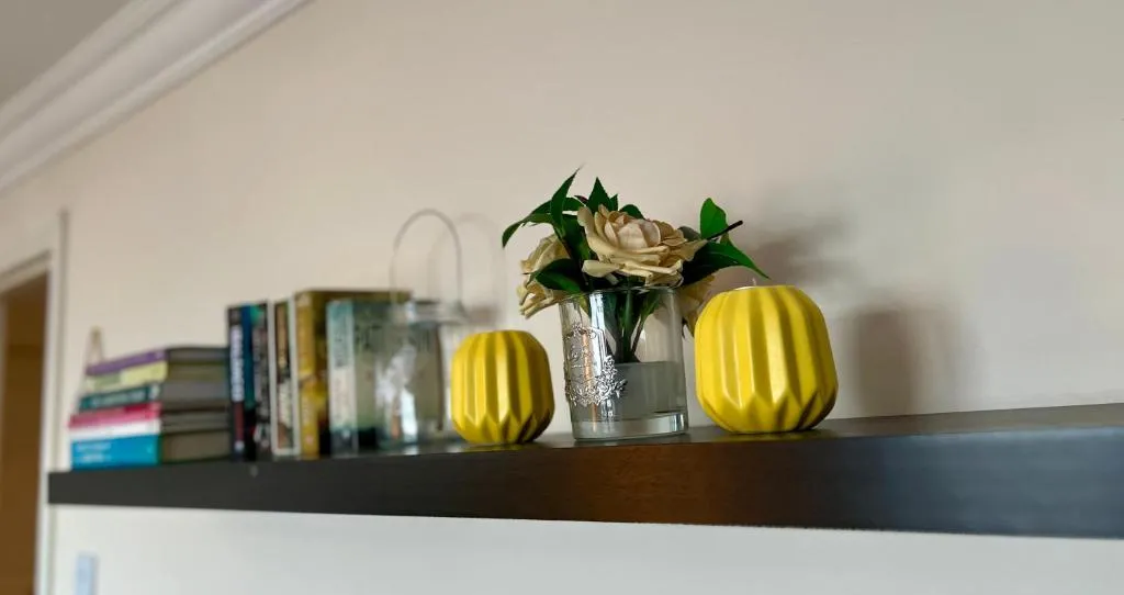 Image of Stylish Modern Flat with Juliet Balcony & Parking