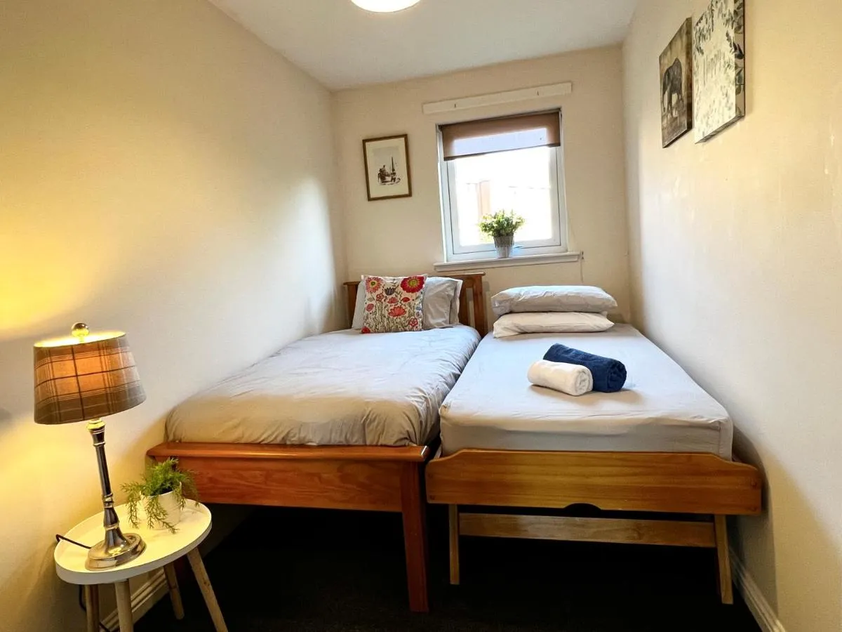 Image 1 of Stylish Modern Flat with Juliet Balcony & Parking