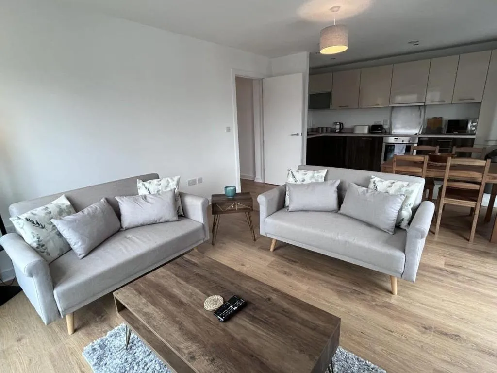 Image of Stylish Newly Decorated 2 Bed