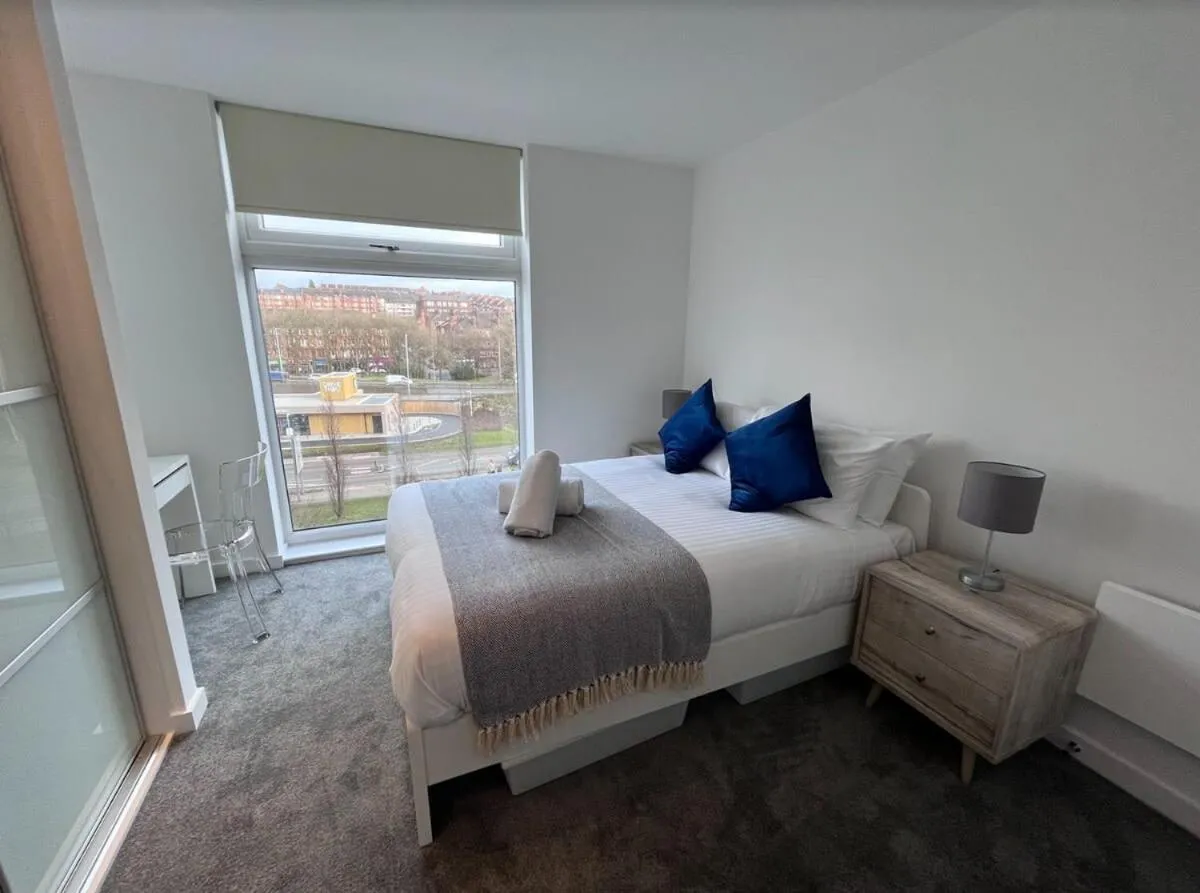 Image 5 of Stylish Newly Decorated 2 Bed