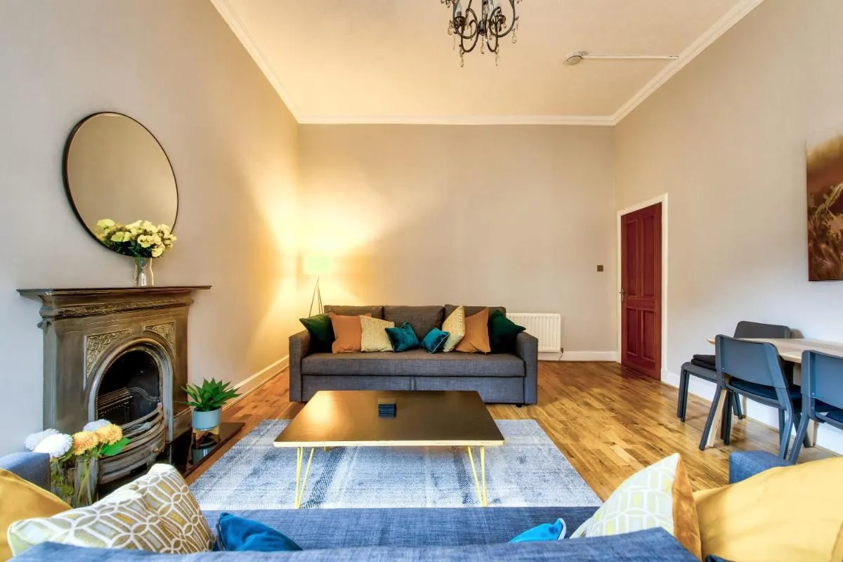 Image 3 of Stylish & Spacious 3 Bedroom Apt in Finnieston, West End