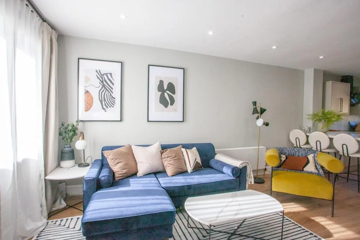 Image 1 of Stylish and Modern 2 Bed House