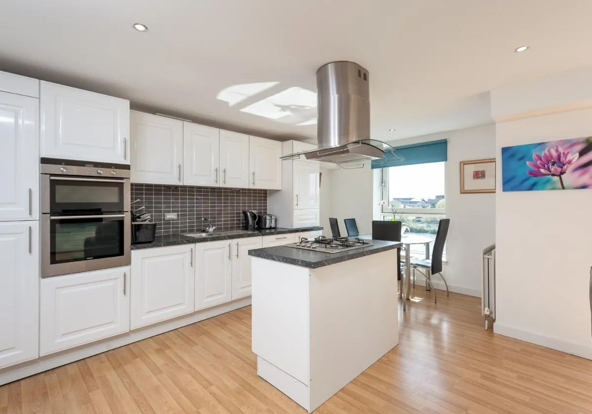 Image 2 of The Metropole Residence