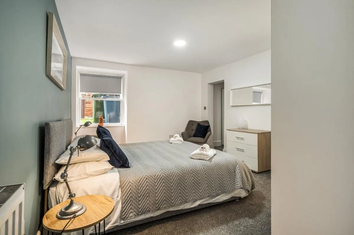 Image 6 of The Renfrew Residence 4-bedroom, city centre