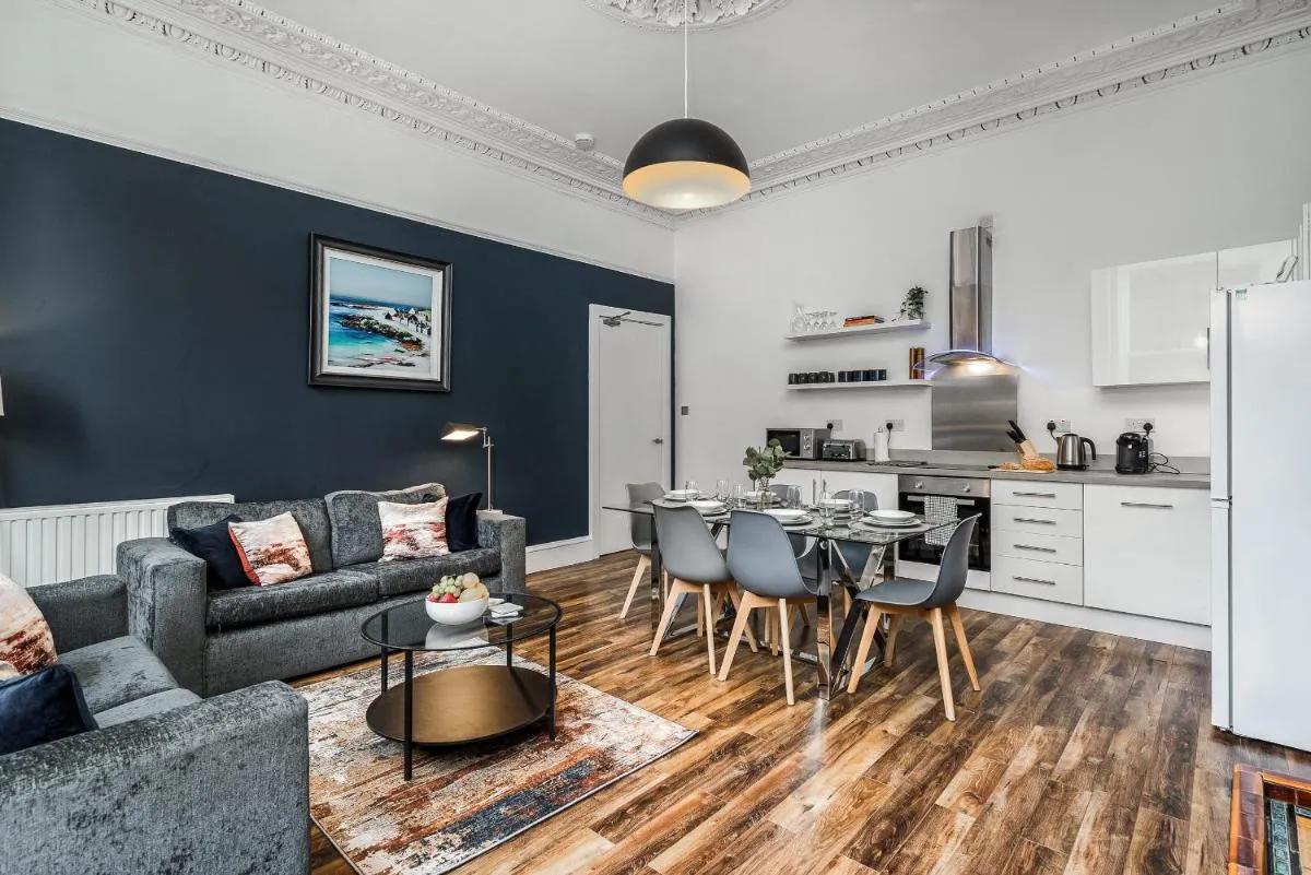 Image 2 of The Renfrew Residence 4-bedroom, city centre