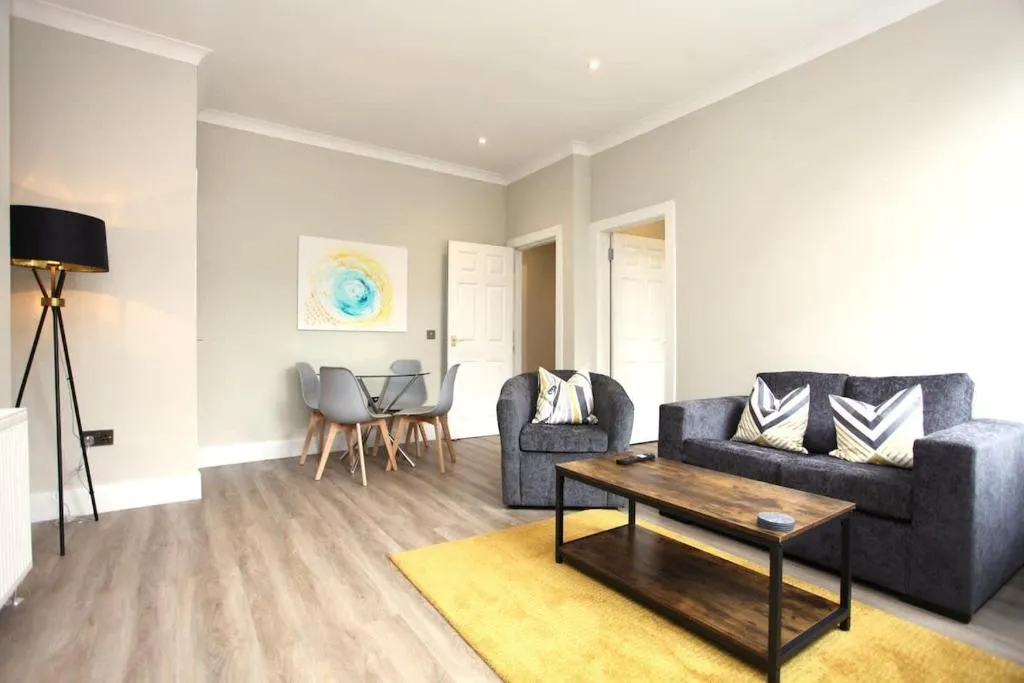 Image of Three Bedroom Upper Flat in Jordanhill