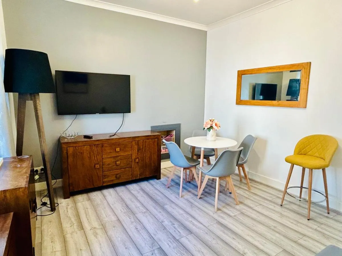 Image 6 of Two bedroom apartment near Glasgow city center, hydro and SEC